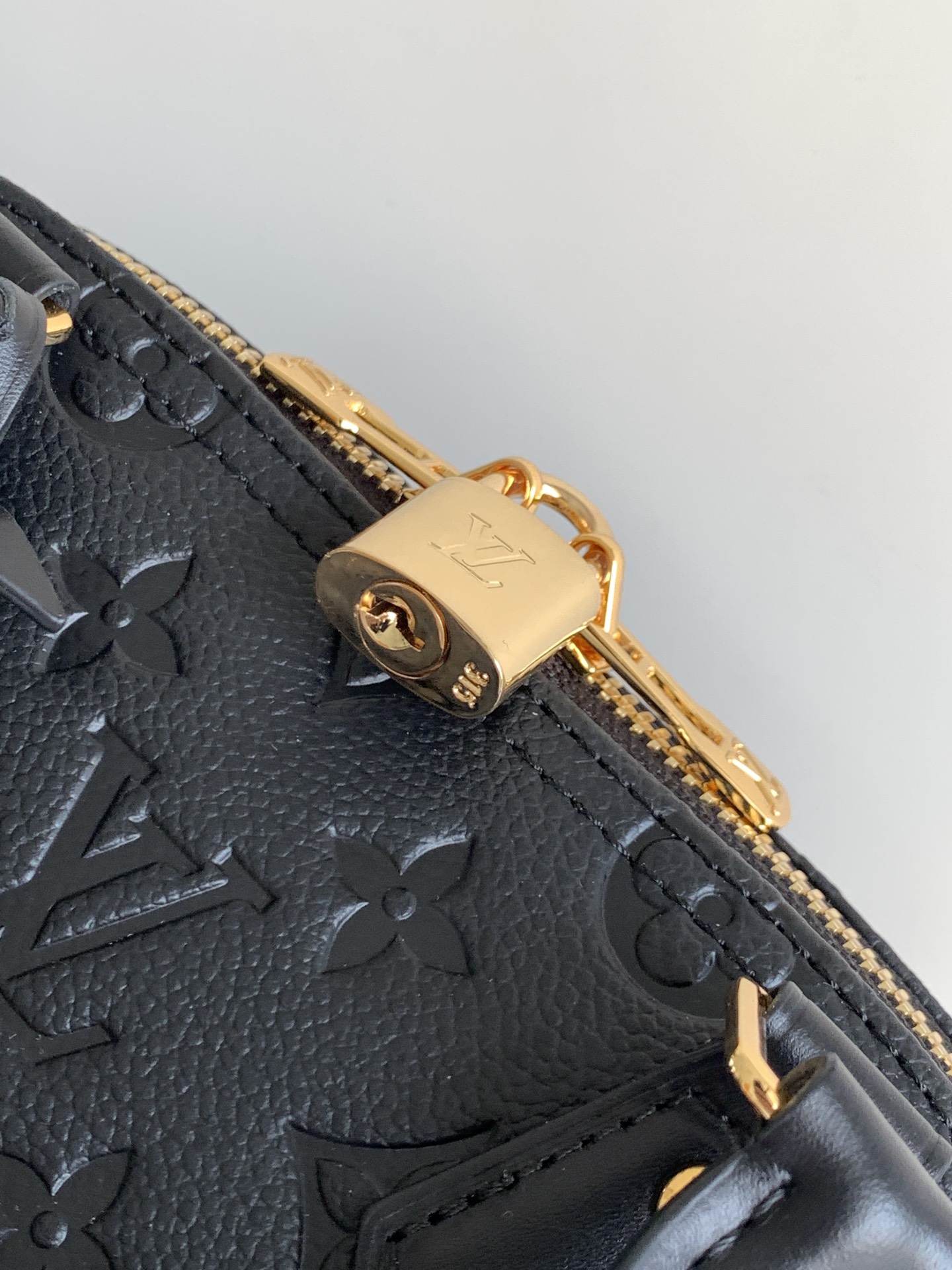 Louis Vuitton 变码芯片M26409