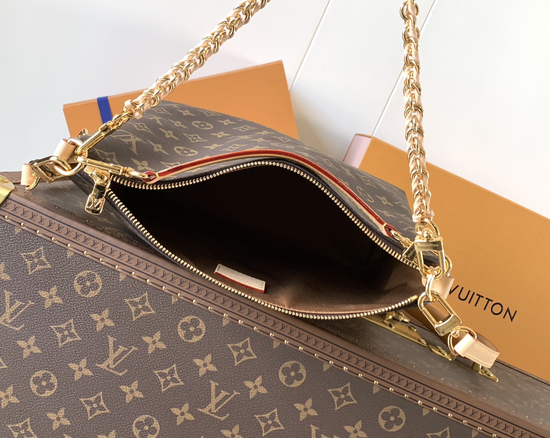 💰480顶级原单，变码芯片M27825
Multipass 手袋正如其名，是一款适合多种场合的现代风格手袋。它从 Express 手袋中汲取灵感，采用标志性的 Monogram 帆布打造随性垂坠包身，并辅以撞色 VVN 牛皮革饰边。金属件为整体增添干练气质，配备可拆卸编织链条。

26 x 10 x 30 厘米 
(高 x 宽 x 长度)
Monogram 涂层帆布牛皮革饰边织物内衬金属件可收纳 11 寸平板电脑、智能手机、耳机、Cl&eacute;mence 钱夹、笔记本和太阳眼镜
链条：可拆卸
链条半长：30.0 厘米