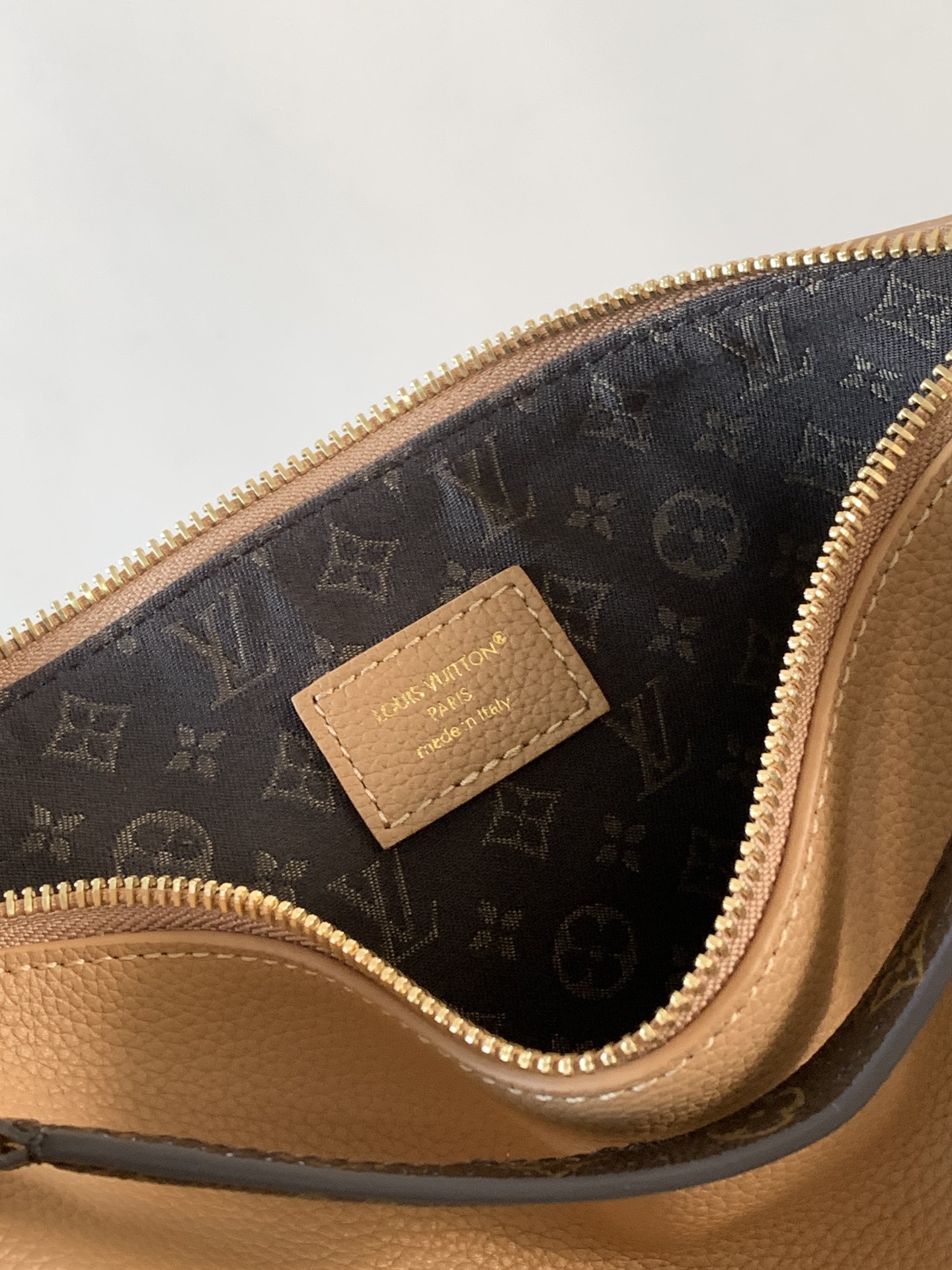 Louis Vuitton 变码芯片M28029