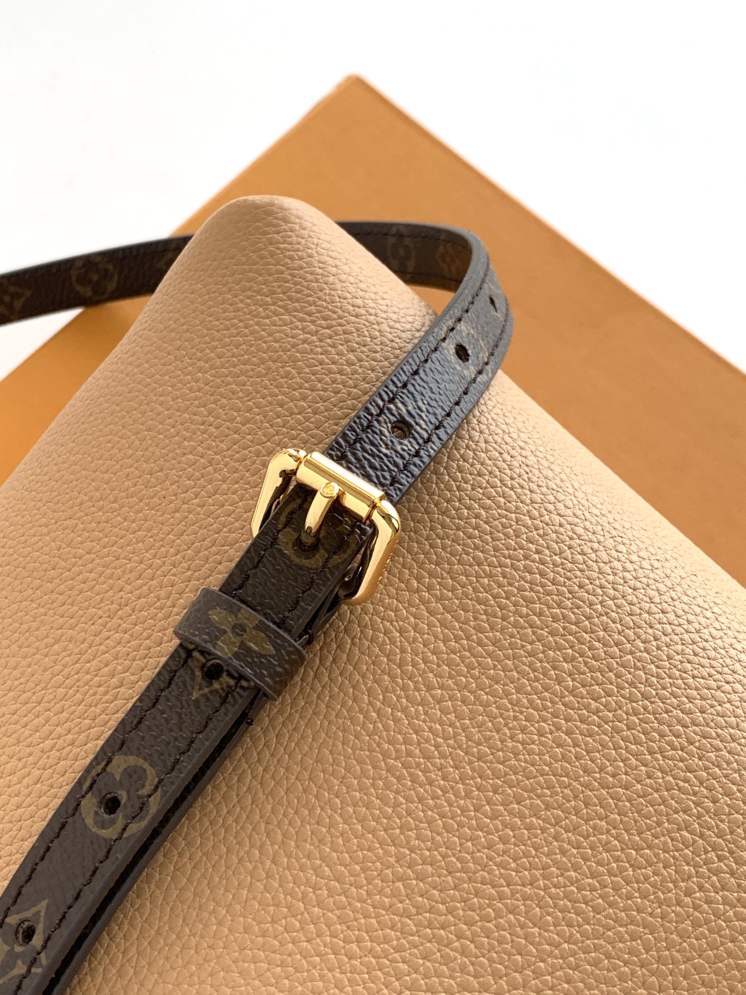 Louis Vuitton 变码芯片M28029