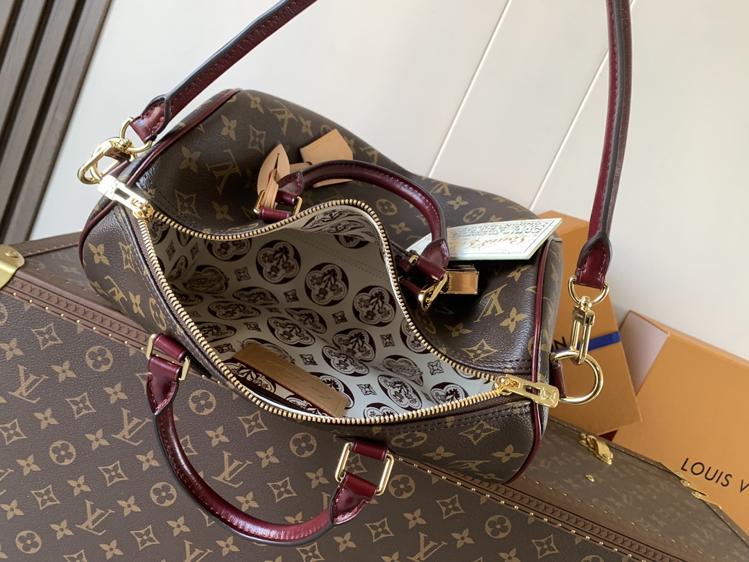Louis Vuitton 這款Monogram Anniversary系列的Persona版本Speedy