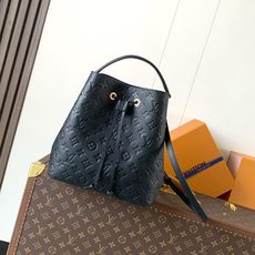 顶级原单,变码芯片M45256黑色 NéoNoé 中号水桶包取材 Monogram Empreinte 压纹皮革,在皮革 顶级原单,变码芯片M45256黑色 NéoNoé 中号水桶包取材 Monogram Empreinte 压纹皮革,在皮革