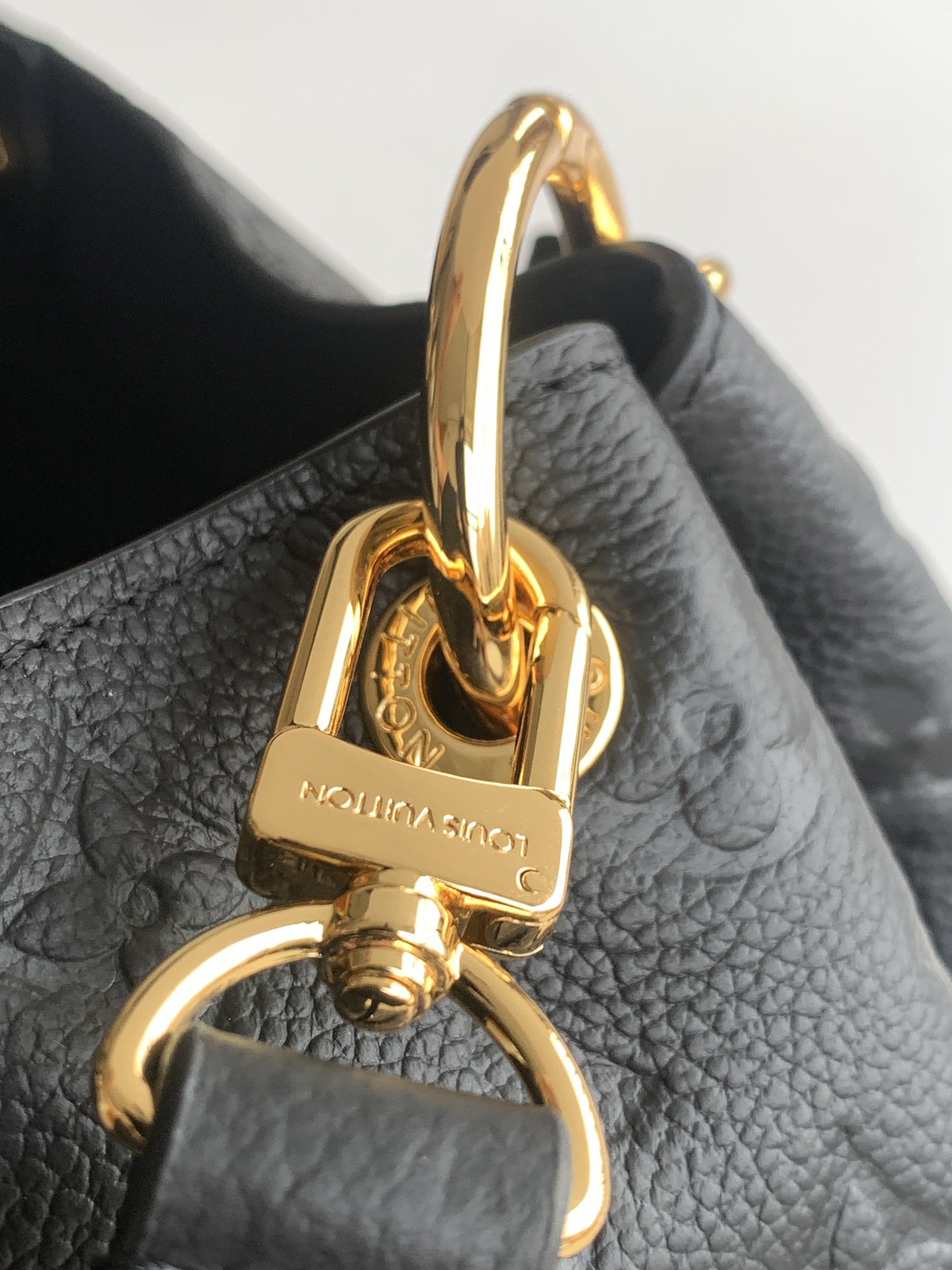 Louis Vuitton 变码芯片