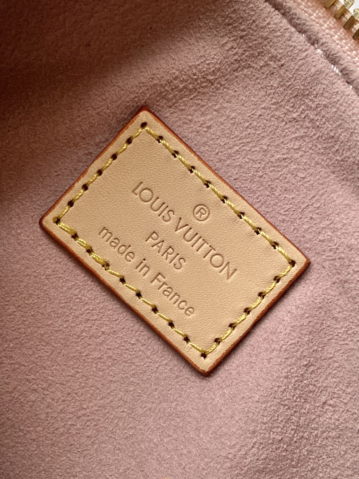 Louis Vuitton 变码芯片M89862粉色
