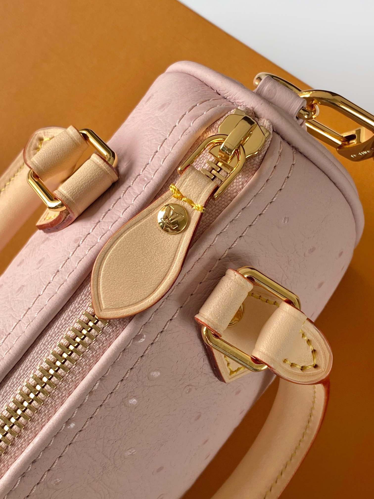 Louis Vuitton 变码芯片M89862粉色