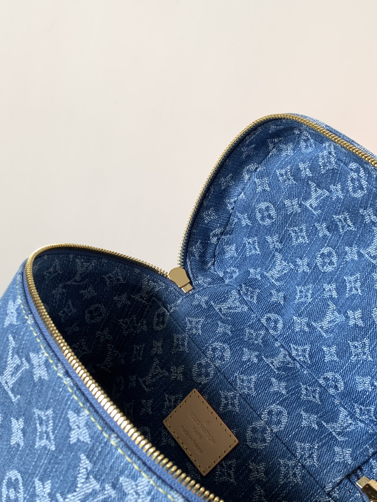 Louis Vuitton 变码芯片M27946牛仔