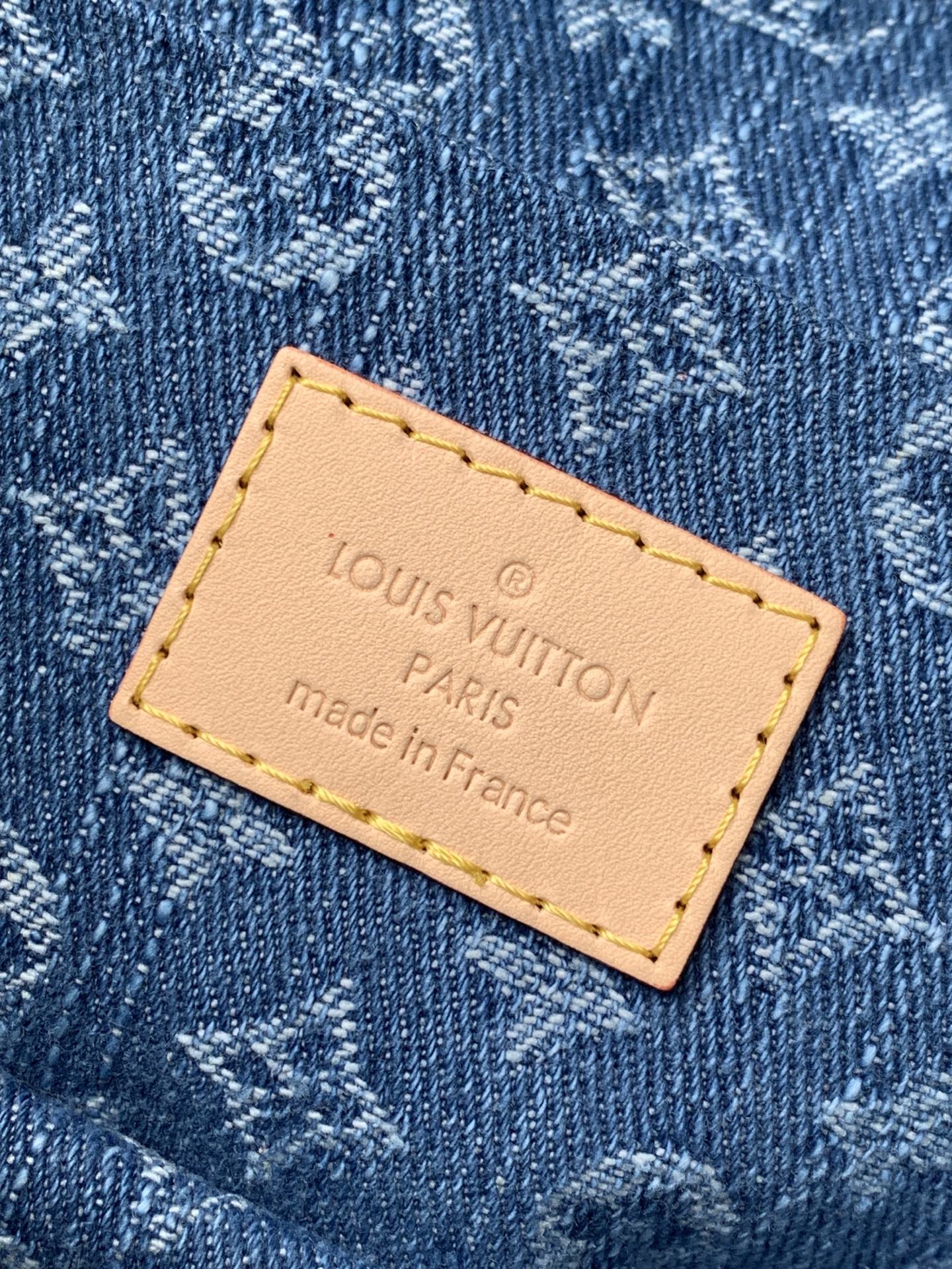 Louis Vuitton 变码芯片M27946牛仔