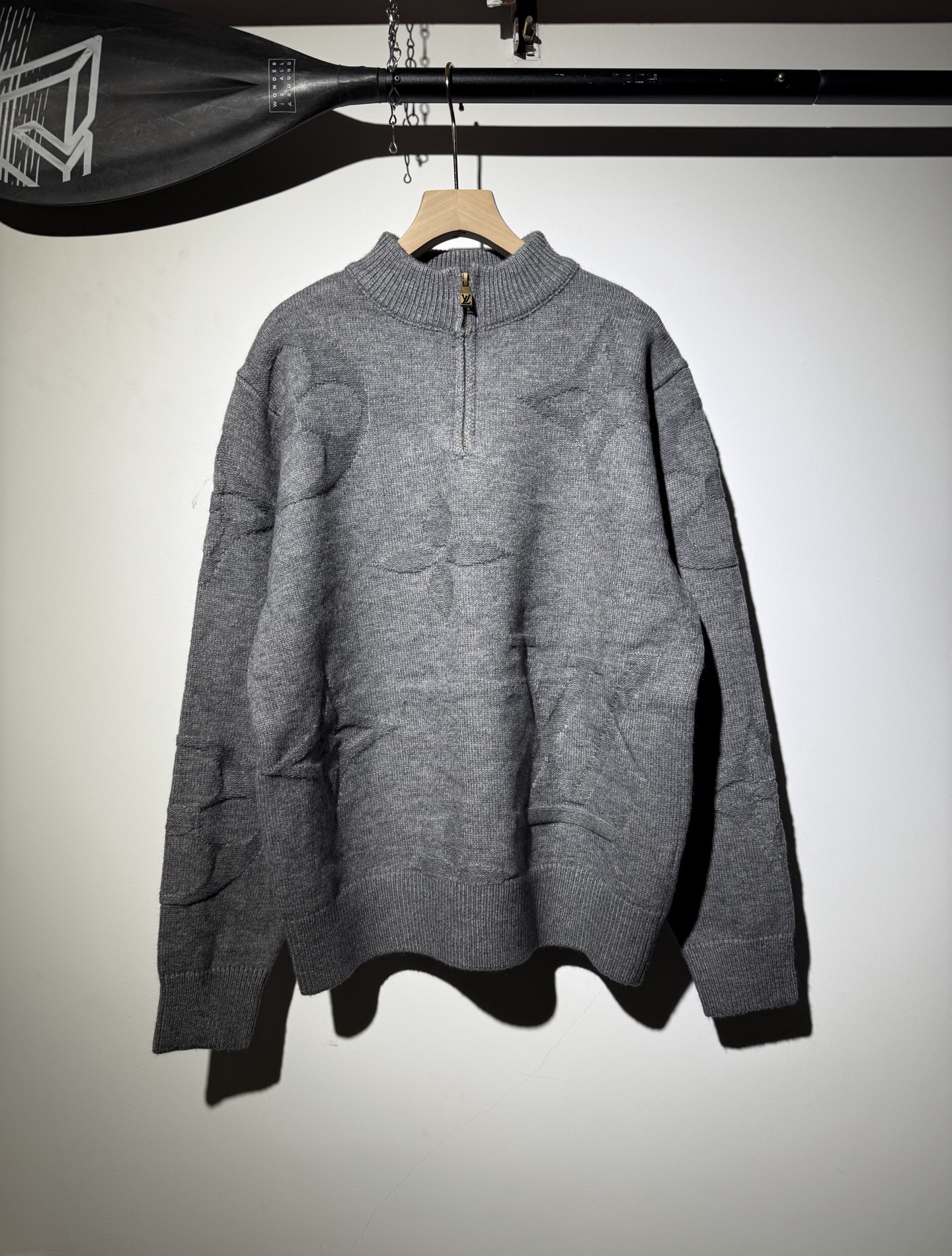 P150 LV nuevo jersey de punto MonogramMacro jersey de jacquard con media cremallera Talla: S M L