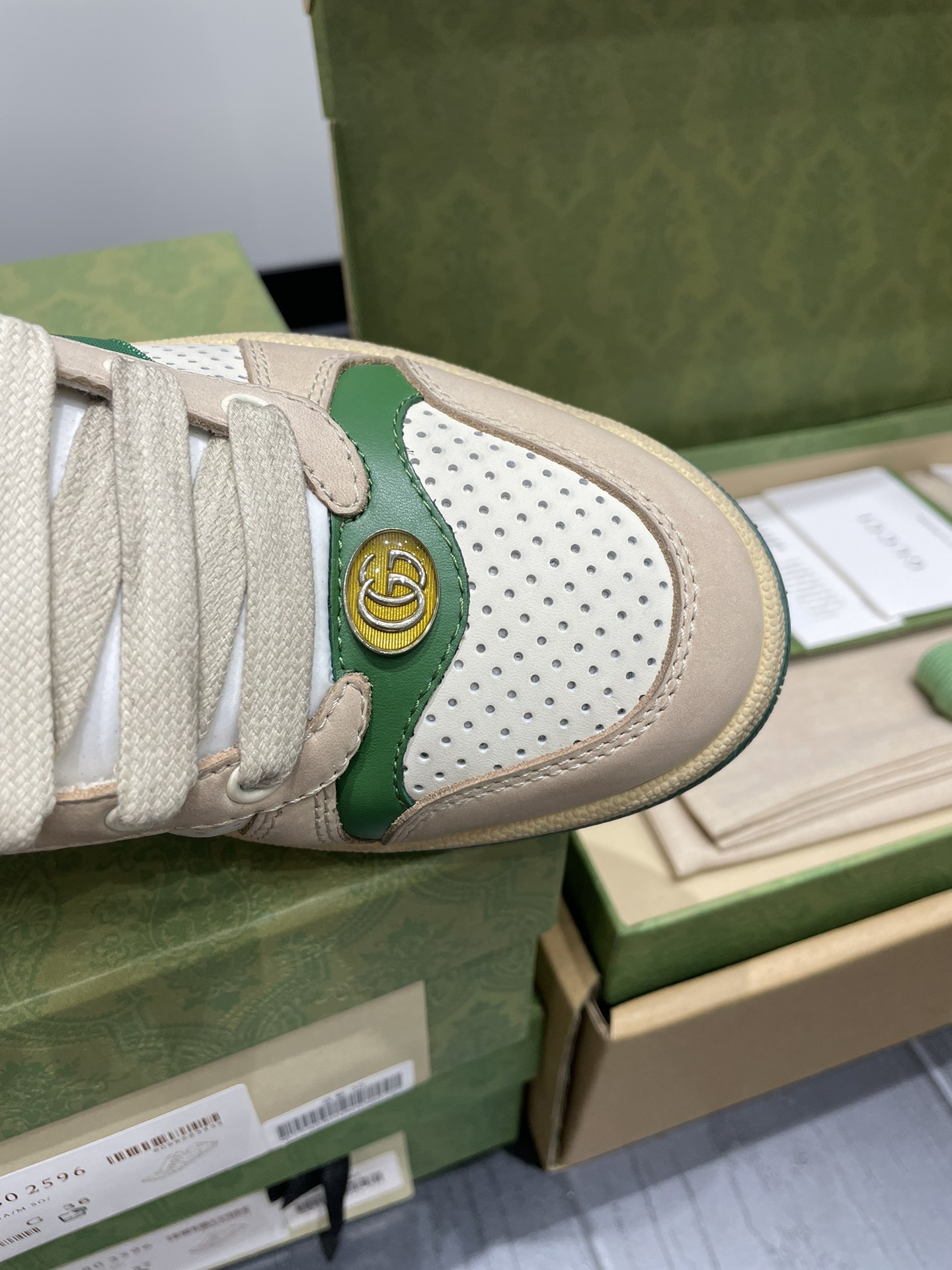 NO:593412,Green punched women's size, casual shoes/sports shoes, sneakers19860909绿冲孔女码,休闲鞋/运动鞋,sneakers,Women's Shoes