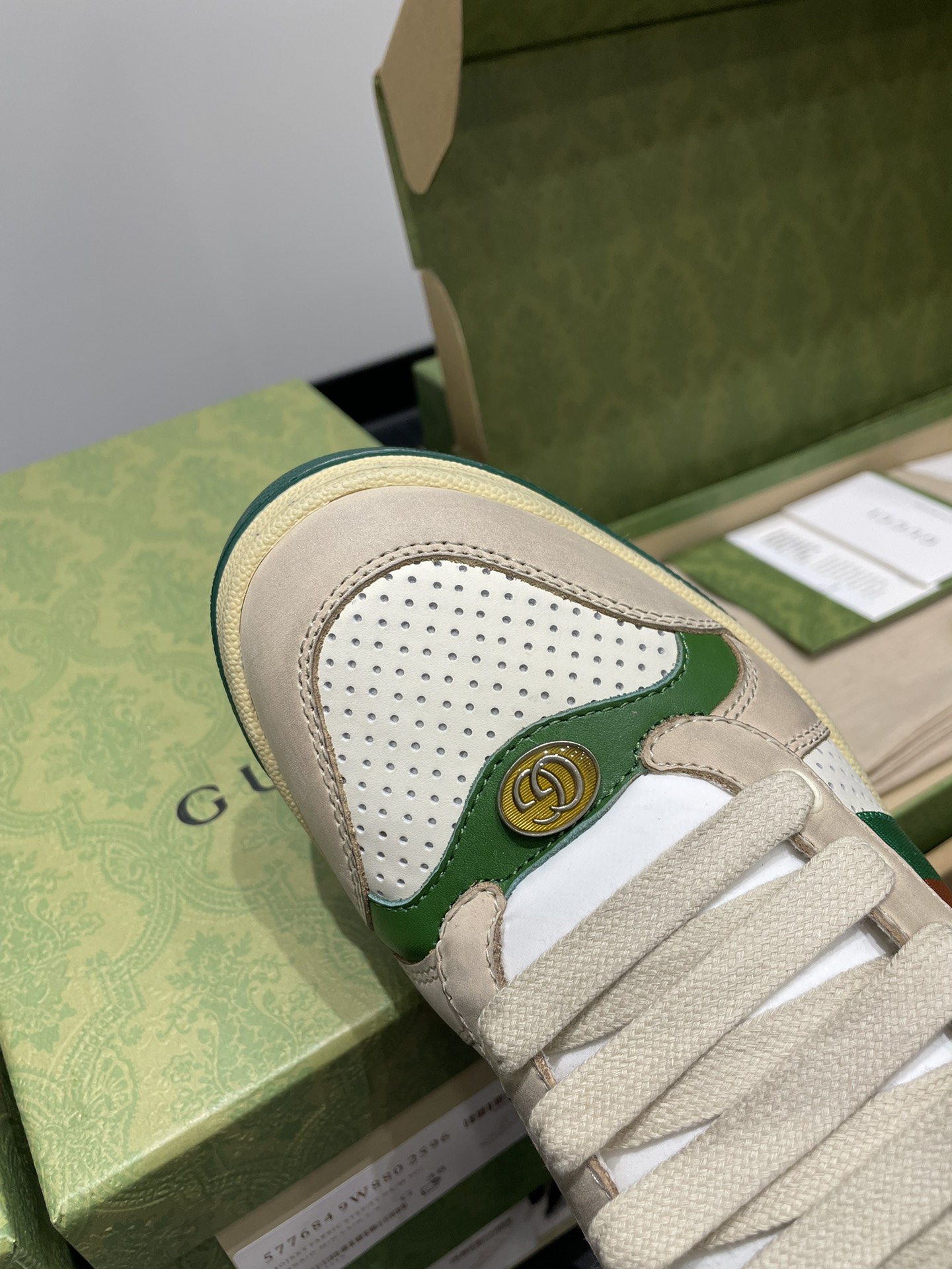 NO:593415,Green punched men's size, casual shoes/sports shoes, sneakers19860909绿冲孔 男码,休闲鞋/运动鞋,sneakers,Women's Shoes