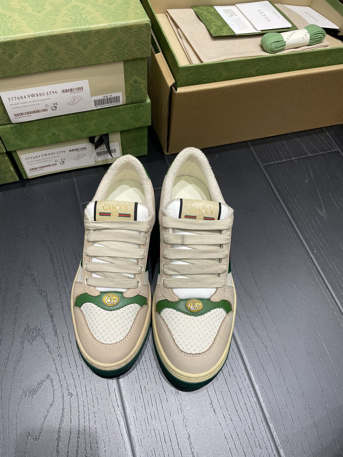 NO:593418,Green punching, men and women, couples, casual shoes/sports shoes, sneakers19860909绿冲孔 男女款 情侣款,休闲鞋/运动鞋,sneakers,Women's Shoes