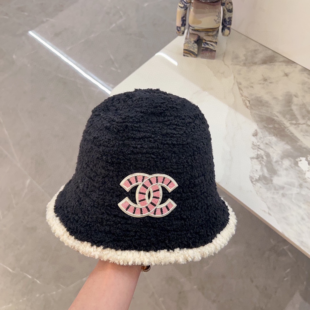 NO:215201,Special dust bag [CHANEL Chanel] new autumn and winter lamb wool small fragrant fisherman hat versatile and more textured hat Fisherman hat Baseball hat Knitted hat, hat, chanel, chanel, espadrilles, hats19860909特配防尘袋【CHANEL香奈儿】秋冬新款羊羔毛小香风渔夫帽 百搭更有质感的一款帽子渔夫帽棒球帽针织帽,帽子,chanel,chanel,espadrilles,hats,hat