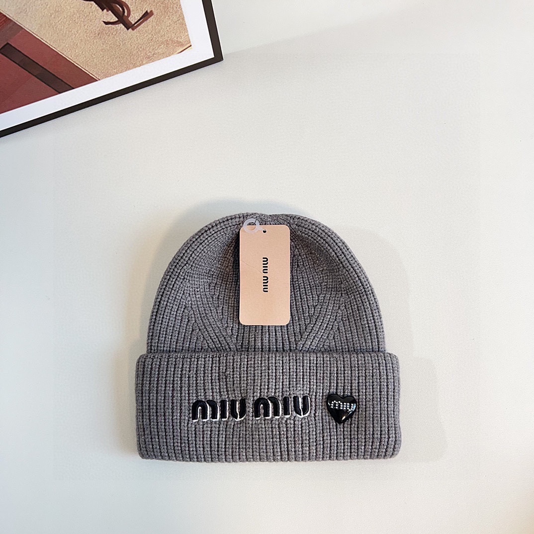 NO:216420,Special offer with dust bag [MIUMIU Miu] New autumn and winter counter knitted wool hat, full of light luxury ~ playful hat Fisherman hat Baseball hat Knit hat, hat, miumiu, espadrilles, hats19860909特价配防尘袋【MIUMIU缪缪】秋冬新款专柜款针织毛线帽,轻奢感满满～俏皮款帽子渔夫帽棒球帽针织帽,帽子,miumiu,espadrilles,hats,hat