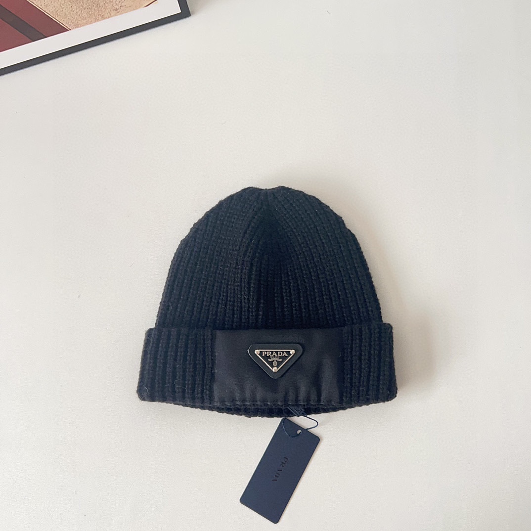 NO:216423,Special offer with dust bag [PRADA] new counter style warm knitted wool hat, big brand series, light luxury hat full of fisherman hat baseball hat knitted hat, hat, prada, prada, espadrilles, hats19860909特价配防尘袋【PRADA普拉达】新款专柜款保暖针织毛线帽,大牌系列,轻奢感满满帽子渔夫帽棒球帽针织帽,帽子,prada,prada,espadrilles,hats,hat