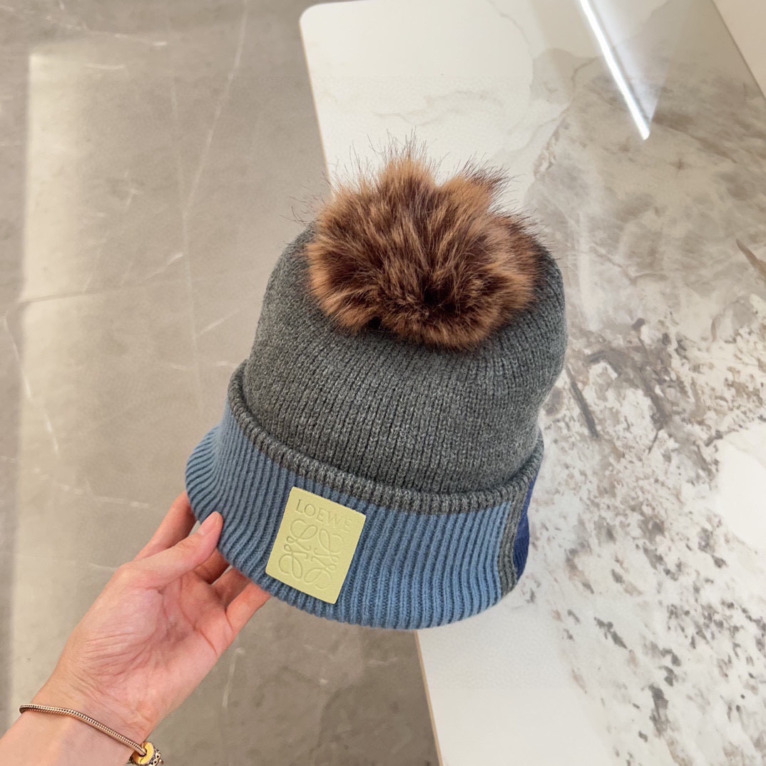 NO:217499,Special dust bag [LOEWE] New autumn and winter color-blocking plus fluff ball wool hat # A very textured model ~ closed eyes and put into the hat Fisherman's hat Baseball hat Knitted hat, hat, loewe, loewe, espadrilles, hats19860909特配防尘袋【LOEWE罗意威】秋冬新款拼色加绒毛球毛线帽# 非常有质感的一款～闭眼入帽子渔夫帽棒球帽针织帽,帽子,loewe,loewe,espadrilles,hats,hat