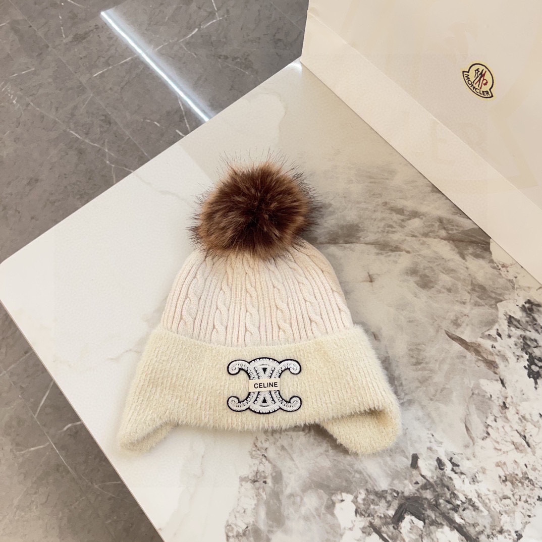 NO:219277,Special dust bag [CELINE] New autumn and winter style sequin series ear-protected knitted wool ball wool hat # A very textured model ~ closed eyes and put into the hat Fisherman's hat Baseball hat Knitted hat, hat, celine, celine, espadrilles, hats19860909特配防尘袋【CELINE赛琳】秋冬新款森系麻花护耳针织毛球毛线帽# 非常有质感的一款～闭眼入帽子渔夫帽棒球帽针织帽,帽子,celine,celine,espadrilles,hats,hat