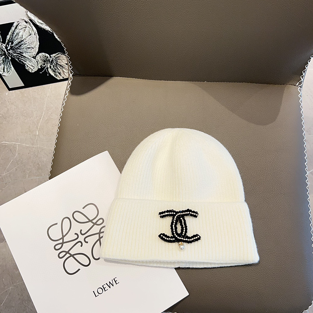 NO:219571,Special offer with dust bag. [CHANEL Chanel] Autumn and winter small fragrant pearl style knitted wool hat, big brand fashion, very versatile hat, fisherman hat, baseball hat, knit hat, hat, chanel, chanel, espadrilles, hats19860909特价配防尘袋.【CHANEL香奈儿】秋冬小香风珍珠款针织毛线帽,大牌时尚,非常百搭帽子渔夫帽棒球帽针织帽,帽子,chanel,chanel,espadrilles,hats,hat