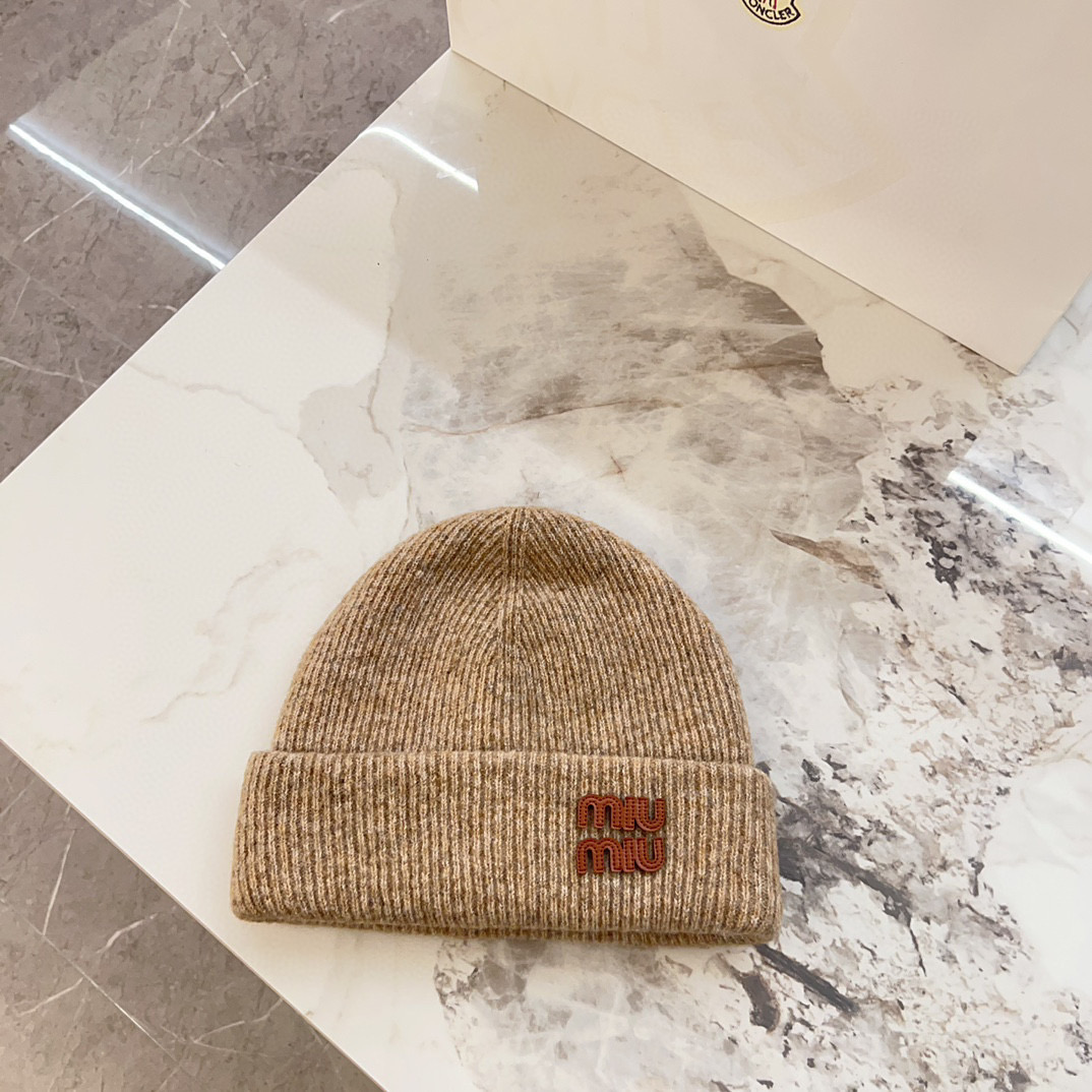 NO:220195,Special offer with dust bag. [MIUMIU] Soft double-layer knitted wool hat in autumn and winter, big brand fashion, very versatile hat, fisherman hat, baseball hat, knit hat, hat, miumiu, espadrilles, hats19860909特价配防尘袋.【MIUMIU缪缪】秋冬柔软双层针织毛线帽,大牌时尚,非常百搭帽子渔夫帽棒球帽针织帽,帽子,miumiu,espadrilles,hats,hat
