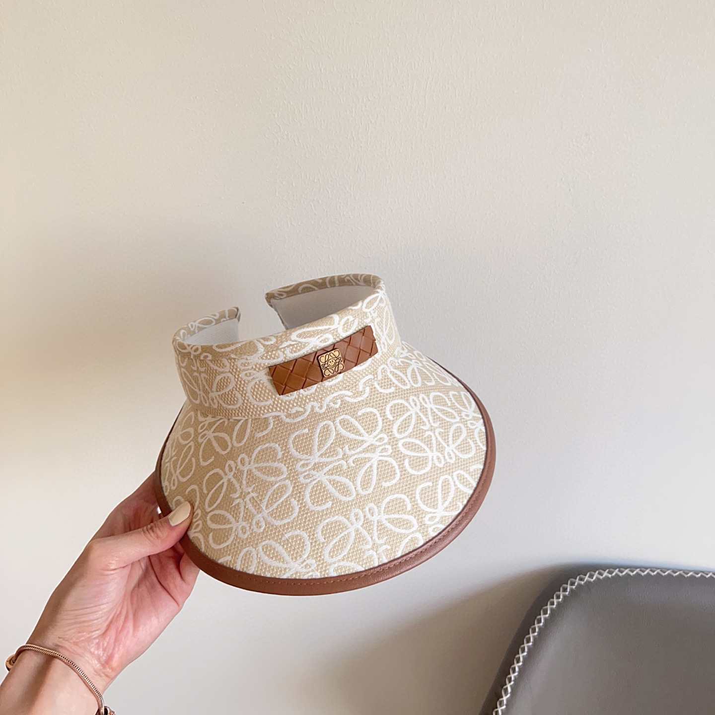 NO:229004,Special dust bag [LOEWE Luo Yiwei] 2025 new men and women's big brand sun hat empty top hat, sun versatile ~ casual street artifact hat straw hat fisherman hat baseball hat, hat, loewe, loewe, espadrilles, hats19860909特配防尘袋【LOEWE罗意威】2025新款男女款大牌遮阳帽空顶帽,遮阳百搭～休闲出街神器帽子草帽渔夫帽棒球帽,帽子,loewe,loewe,espadrilles,hats,hat