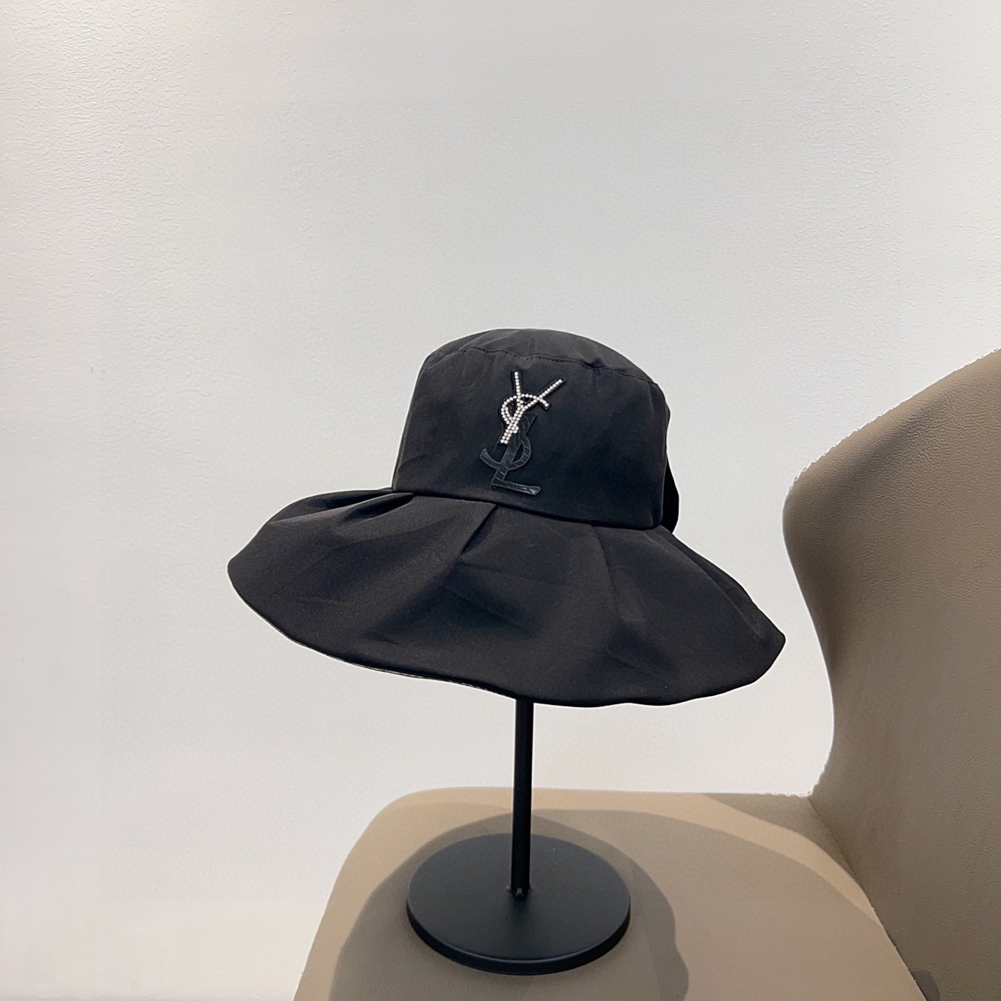 NO:343487,Special dust bag [YSL Saint Laurent] 2025 new large-edge four-season folding fisherman hat, versatile and daily style~ Must-have hats when going out of the street, fisherman hats, baseball hats, saint laurent, saint laurent, espadrilles, hats特配防尘袋【YSL圣罗兰】2025新款大沿四季款折叠渔夫帽,百搭日常款～出街必备帽子草帽渔夫帽棒球帽,帽子,saint laurent,saint laurent,espadrilles,hats,hat