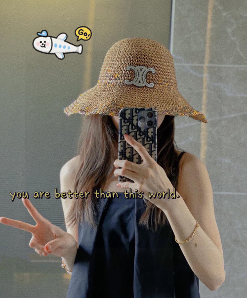 Celine Triomphe Straw Hat: Foldable, Stylish Sun Protection for Women