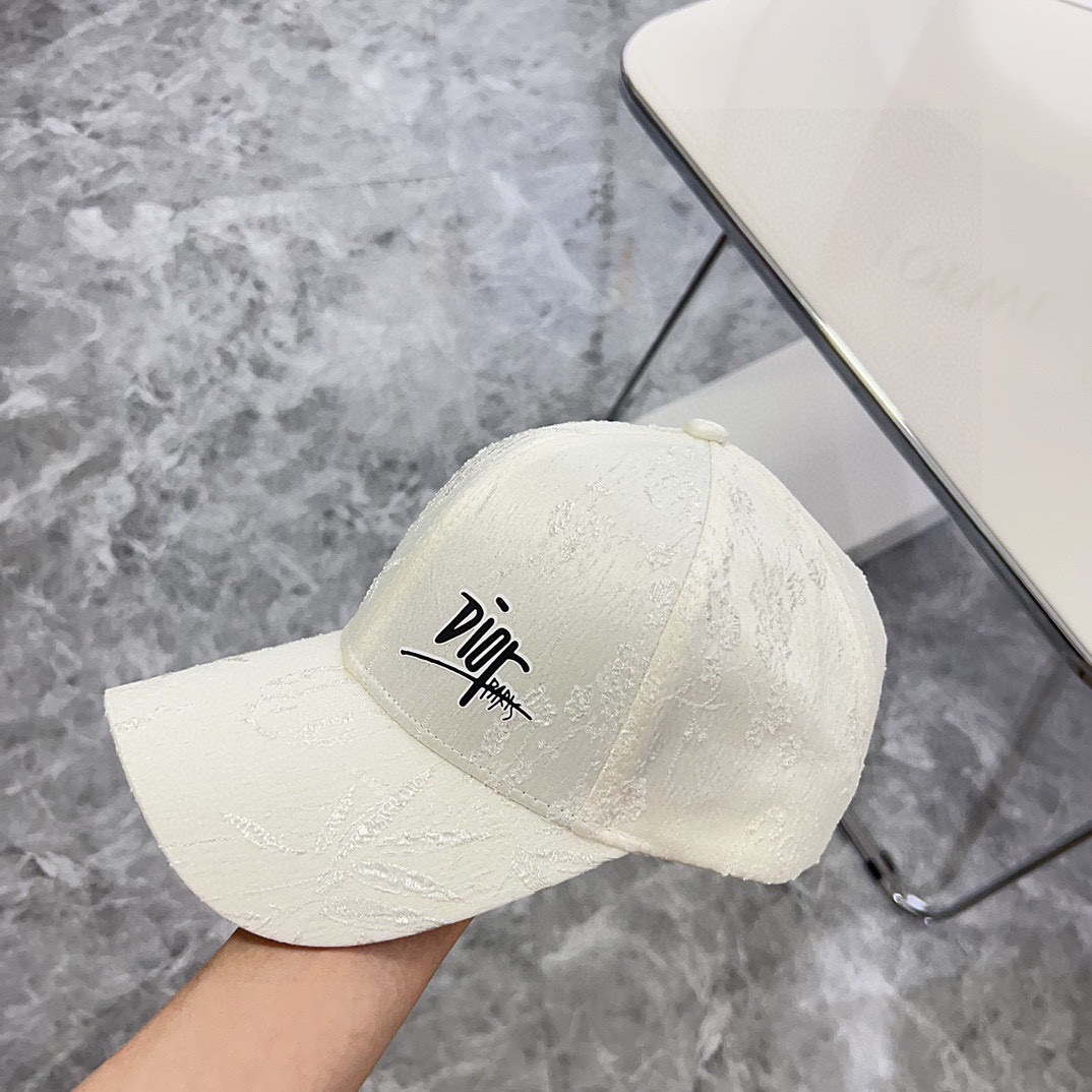 💛配防尘袋。【DIOR迪奥】2025新款新中式百搭棒球帽💯
非常有质感的一款