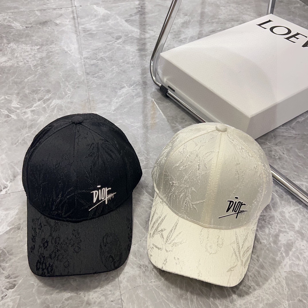💛配防尘袋。【DIOR迪奥】2025新款新中式百搭棒球帽💯
非常有质感的一款