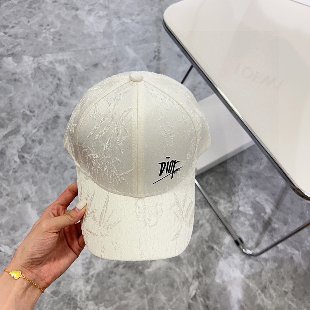 💛配防尘袋。【DIOR迪奥】2025新款新中式百搭棒球帽💯
非常有质感的一款
