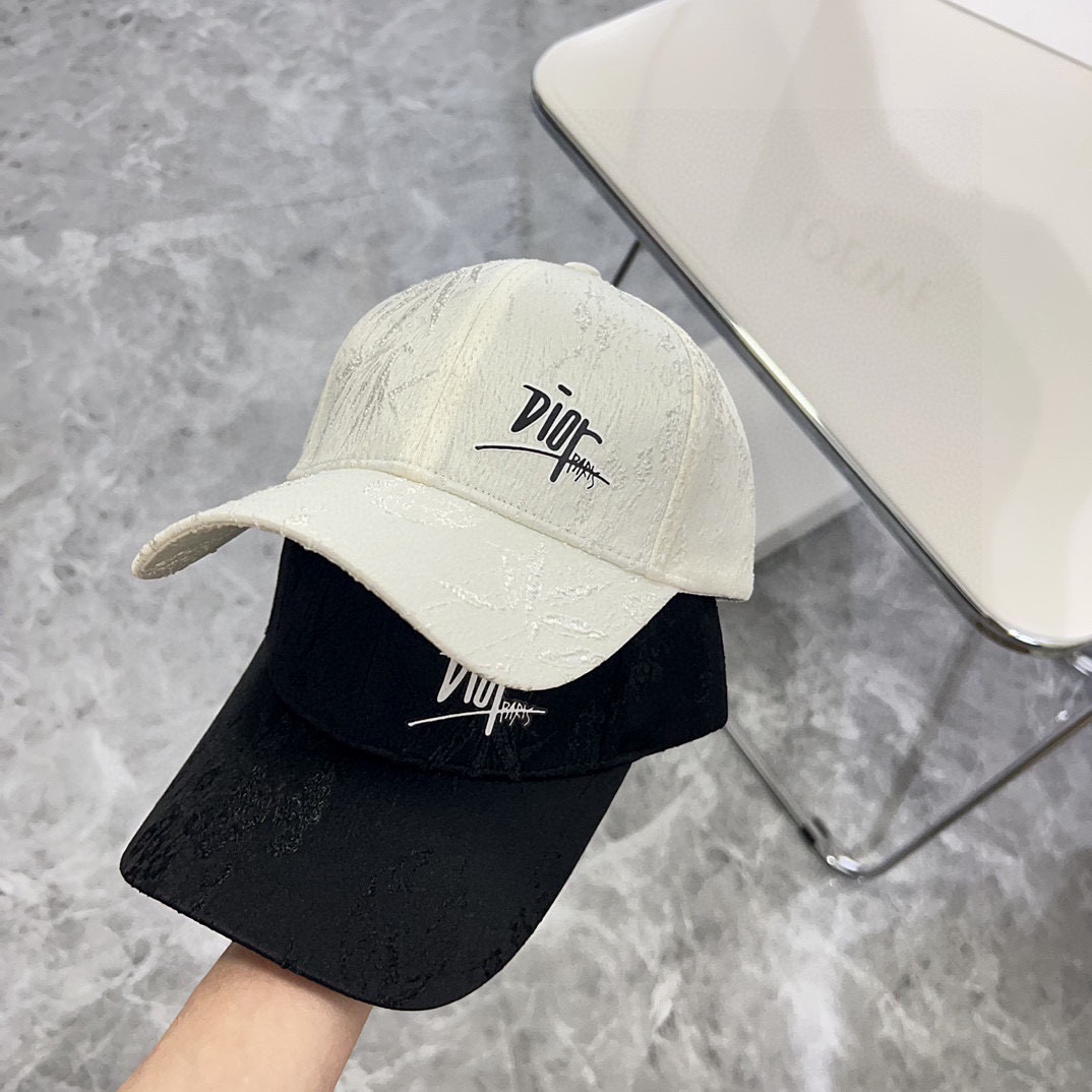 💛配防尘袋。【DIOR迪奥】2025新款新中式百搭棒球帽💯
非常有质感的一款