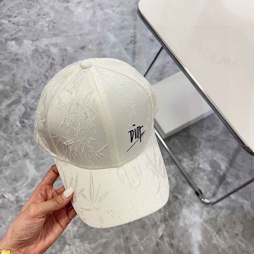 💛配防尘袋。【DIOR迪奥】2025新款新中式百搭棒球帽💯
非常有质感的一款