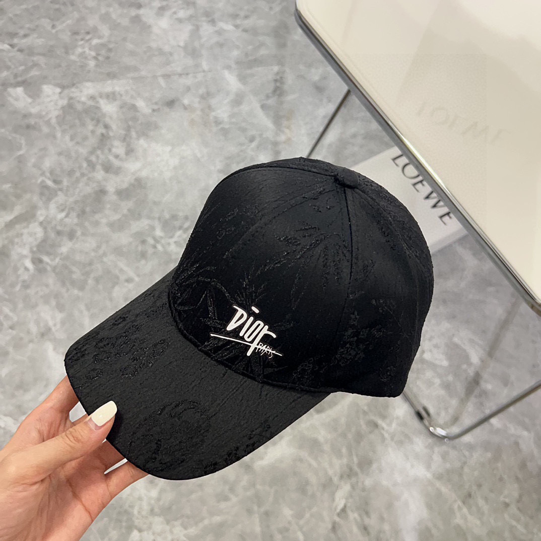 💛配防尘袋。【DIOR迪奥】2025新款新中式百搭棒球帽💯
非常有质感的一款