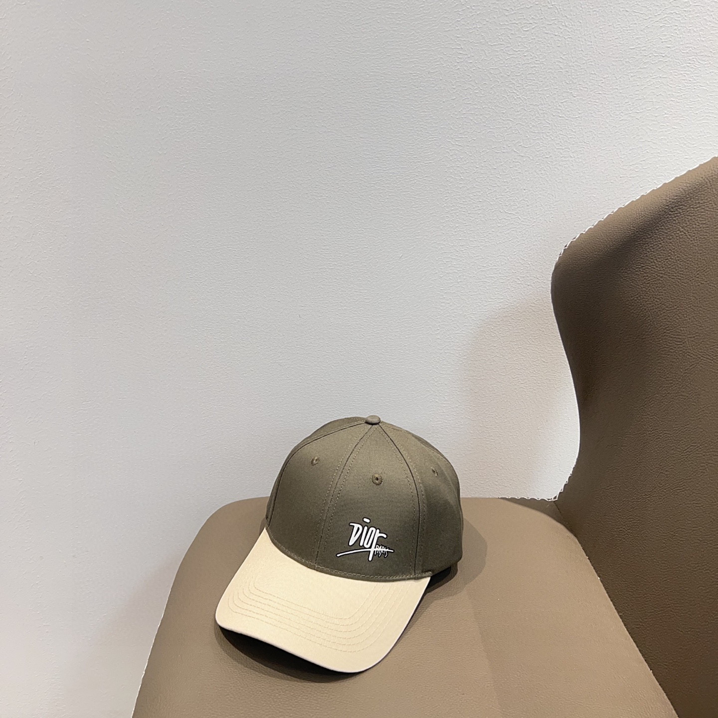 💛配防尘袋。【DIOR迪奥】2025新款拼接款简约棒球帽，专柜经典款，男女通用