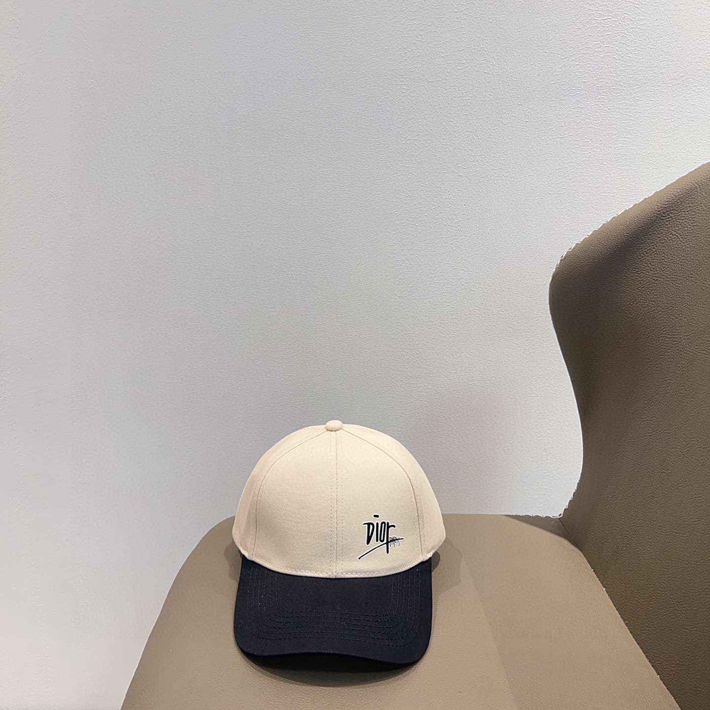 💛配防尘袋。【DIOR迪奥】2025新款拼接款简约棒球帽，专柜经典款，男女通用