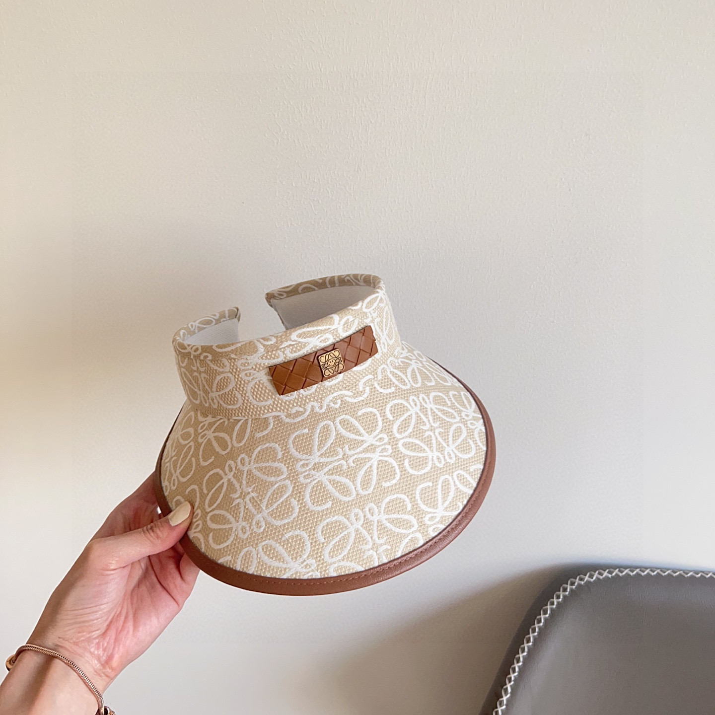 NO:346412,Special dust bag [LOEWE Luo Yiwei] 2025 new men and women's big brand sun hat empty top hat, sun versatile ~ casual street artifact hat straw hat fisherman hat baseball hat, hat, loewe, loewe, espadrilles, hats特配防尘袋【LOEWE罗意威】2025新款男女款大牌遮阳帽空顶帽,遮阳百搭～休闲出街神器帽子草帽渔夫帽棒球帽,帽子,loewe,loewe,espadrilles,hats,hat