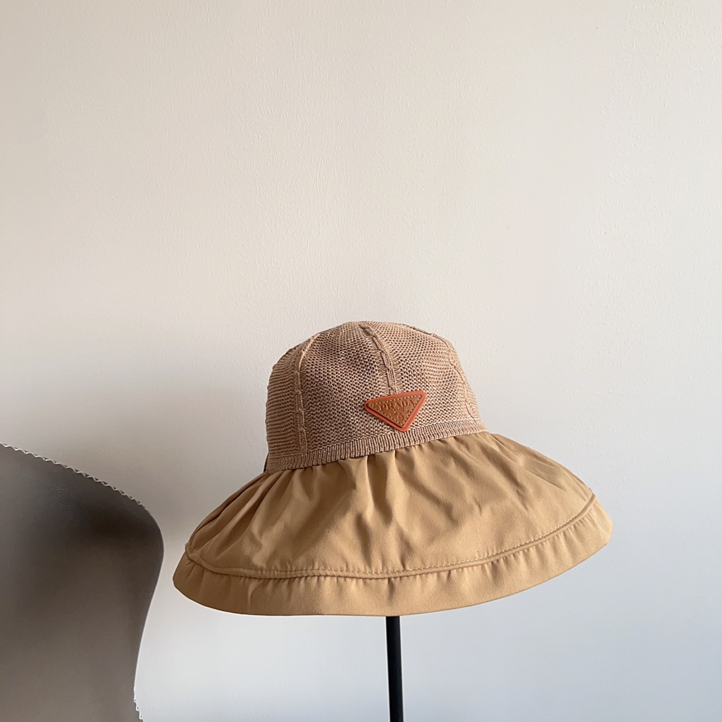 NO:347482,Special dust bag [PRADA] 2025 new men and women's large-edge vinyl fisherman hat, versatile daily style~ must-have hats, straw hats, fisherman hats, baseball hats, hats, prada, prada, espadrilles, hats特配防尘袋【PRADA普拉达】2025新款男女款大沿黑胶渔夫帽,百搭日常款～出街必备帽子草帽渔夫帽棒球帽,帽子,prada,prada,espadrilles,hats,hat