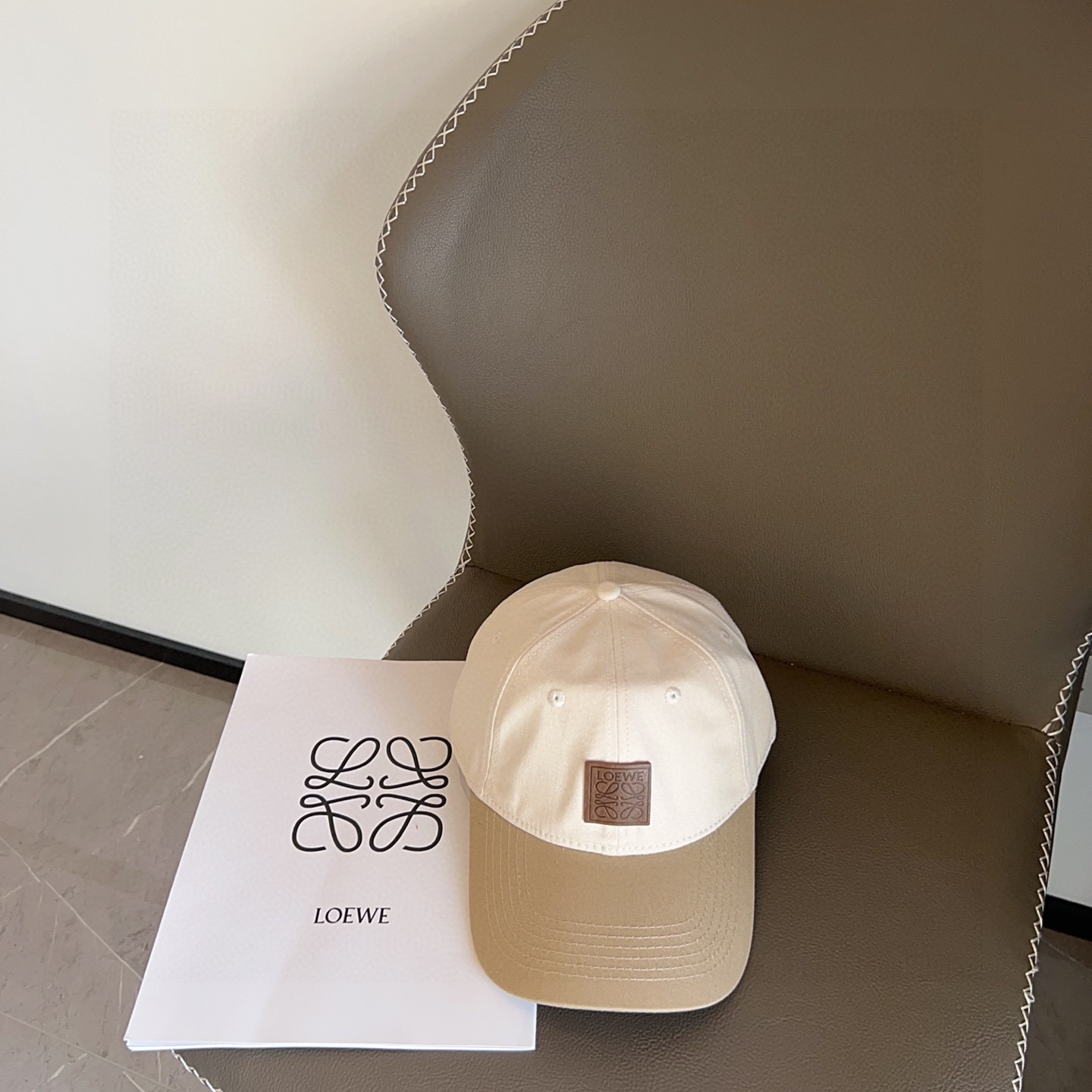 💛配防尘袋。【LOEWE罗意威】2025新款拼色简约大牌棒球帽，专柜经典款，男女通用