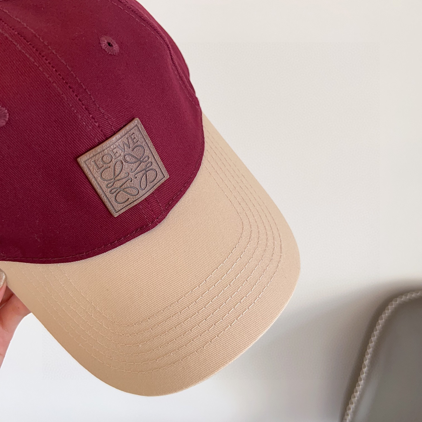 💛配防尘袋。【LOEWE罗意威】2025新款拼色简约大牌棒球帽，专柜经典款，男女通用