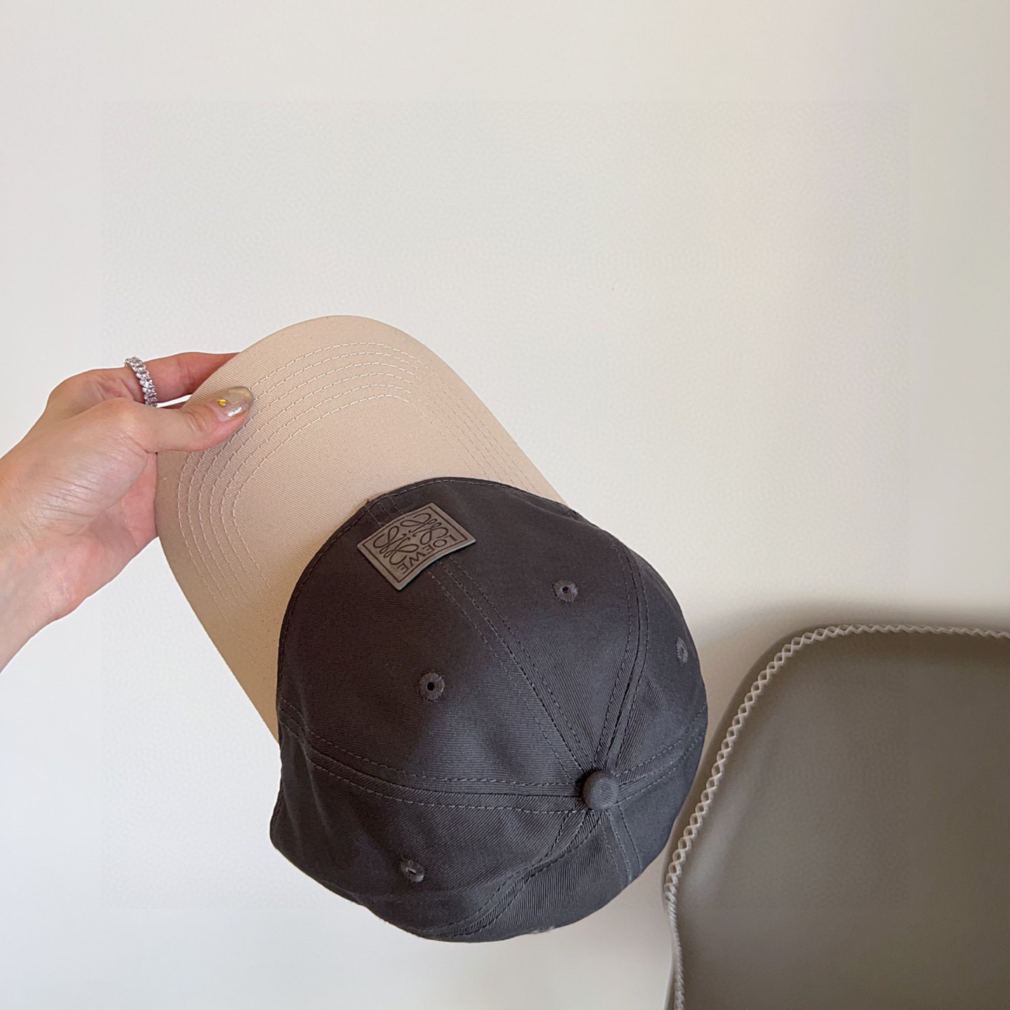 💛配防尘袋。【LOEWE罗意威】2025新款拼色简约大牌棒球帽，专柜经典款，男女通用