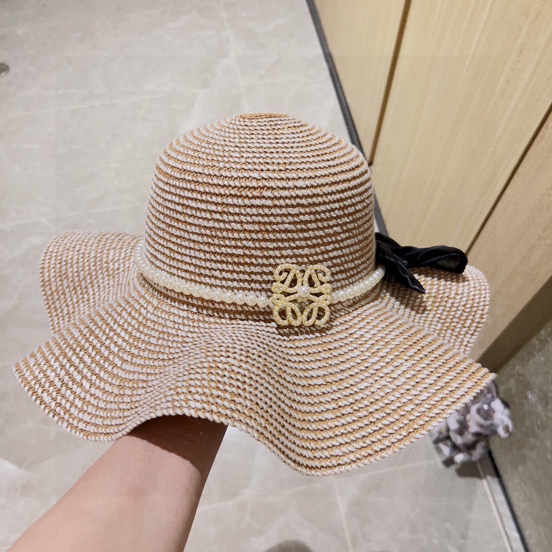 NO:361499,Special dust bag [Loewe] 2025 new ruffled pearl style large-rimmed top hat basin hat straw hat, must-have for the street, adjustable rope hat straw hat fisherman hat baseball hat, hat, loewe, loewe, espadrilles, hats特配防尘袋【Loewe罗意威】2025新款荷叶边珍珠款大沿礼帽盆帽草帽,出街必备超好搭配,有调节绳帽子草帽渔夫帽棒球帽,帽子,loewe,loewe,espadrilles,hats,hat