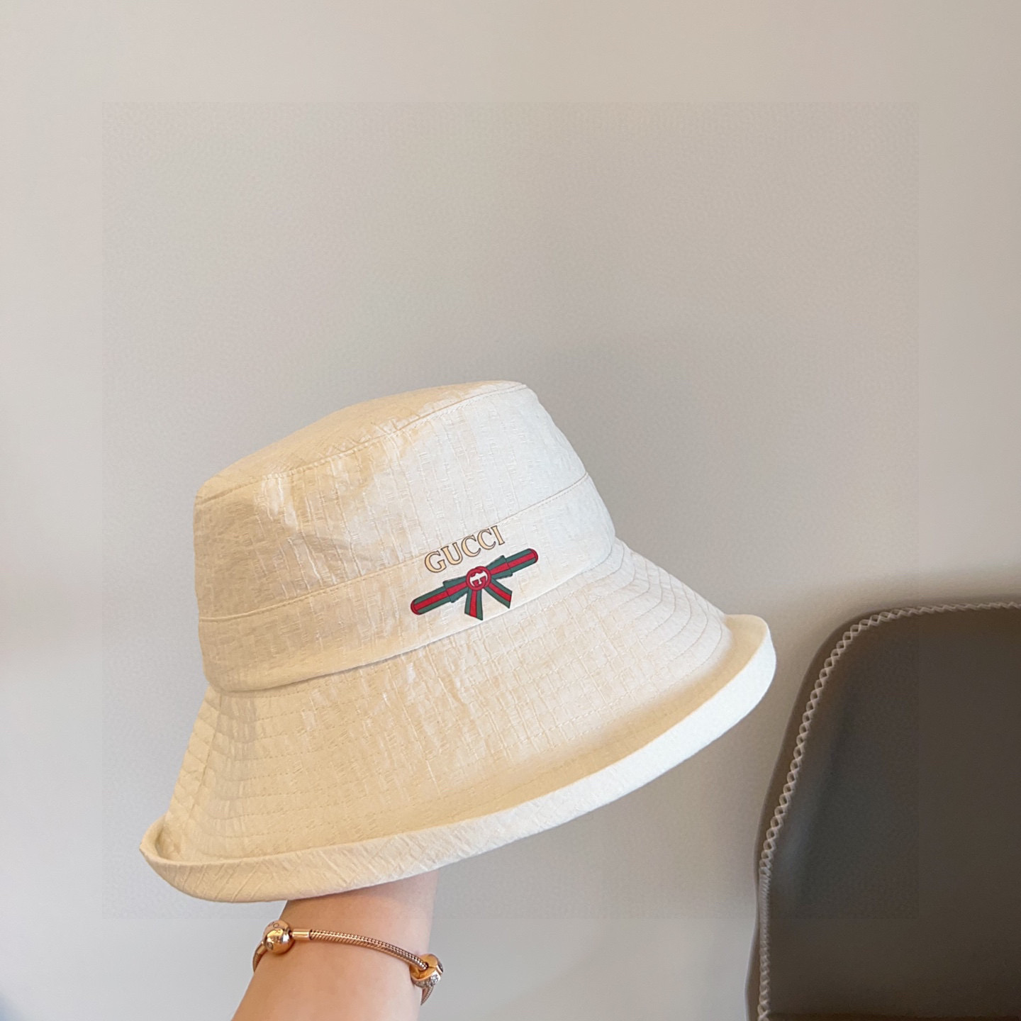 💛配防尘袋【GUCCI古驰】2025新款大沿棉麻遮阳渔夫帽，度假款百搭风，随意折叠不变形～