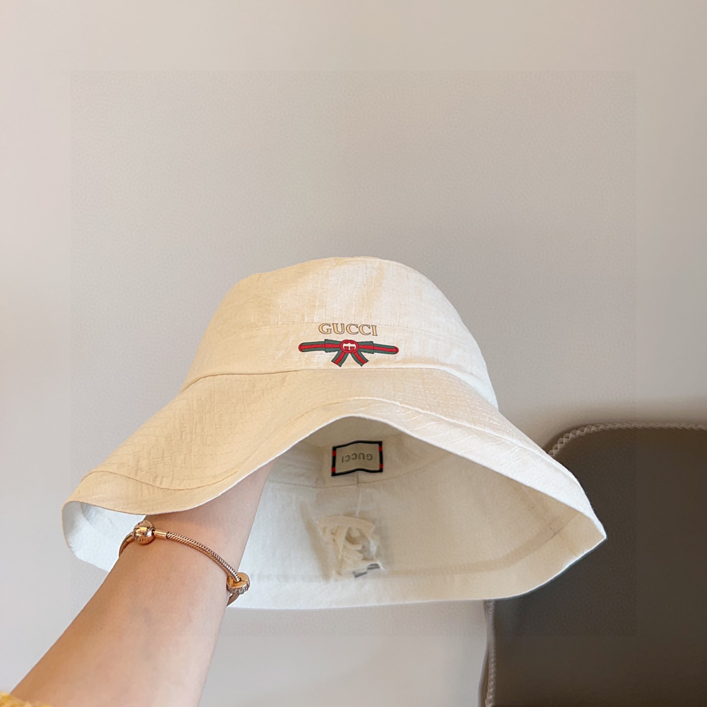 💛配防尘袋【GUCCI古驰】2025新款大沿棉麻遮阳渔夫帽，度假款百搭风，随意折叠不变形～