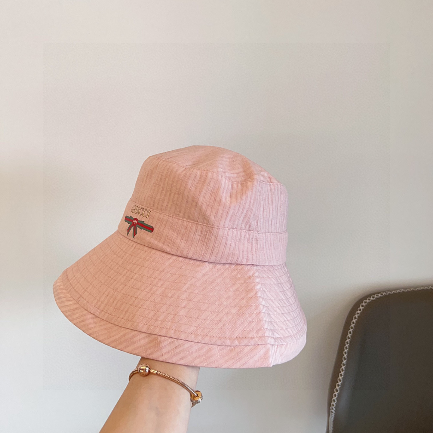 💛配防尘袋【GUCCI古驰】2025新款大沿棉麻遮阳渔夫帽，度假款百搭风，随意折叠不变形～