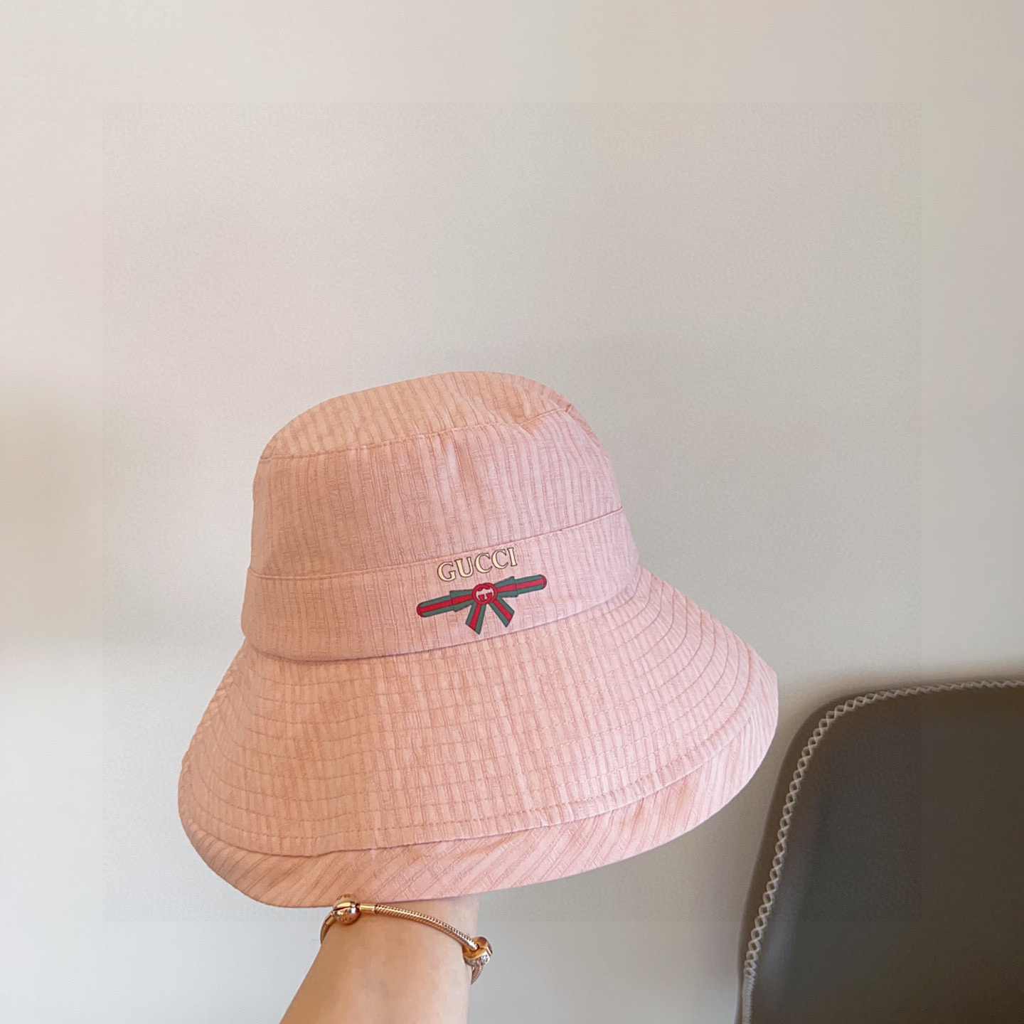 💛配防尘袋【GUCCI古驰】2025新款大沿棉麻遮阳渔夫帽，度假款百搭风，随意折叠不变形～