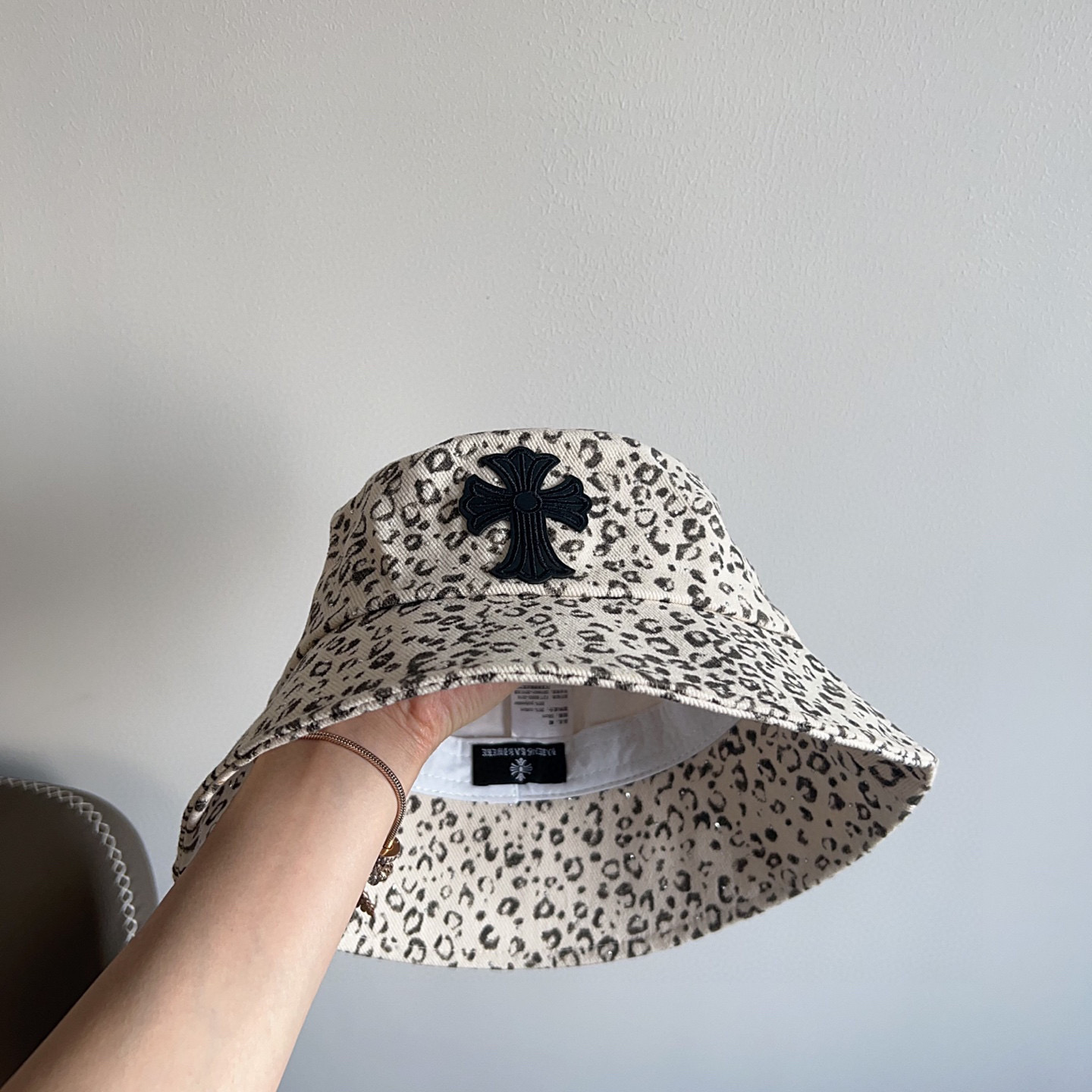 💛配防尘袋【克罗心】2025新款豹纹男女款简约渔夫帽，🔆百搭日常款～出街必备