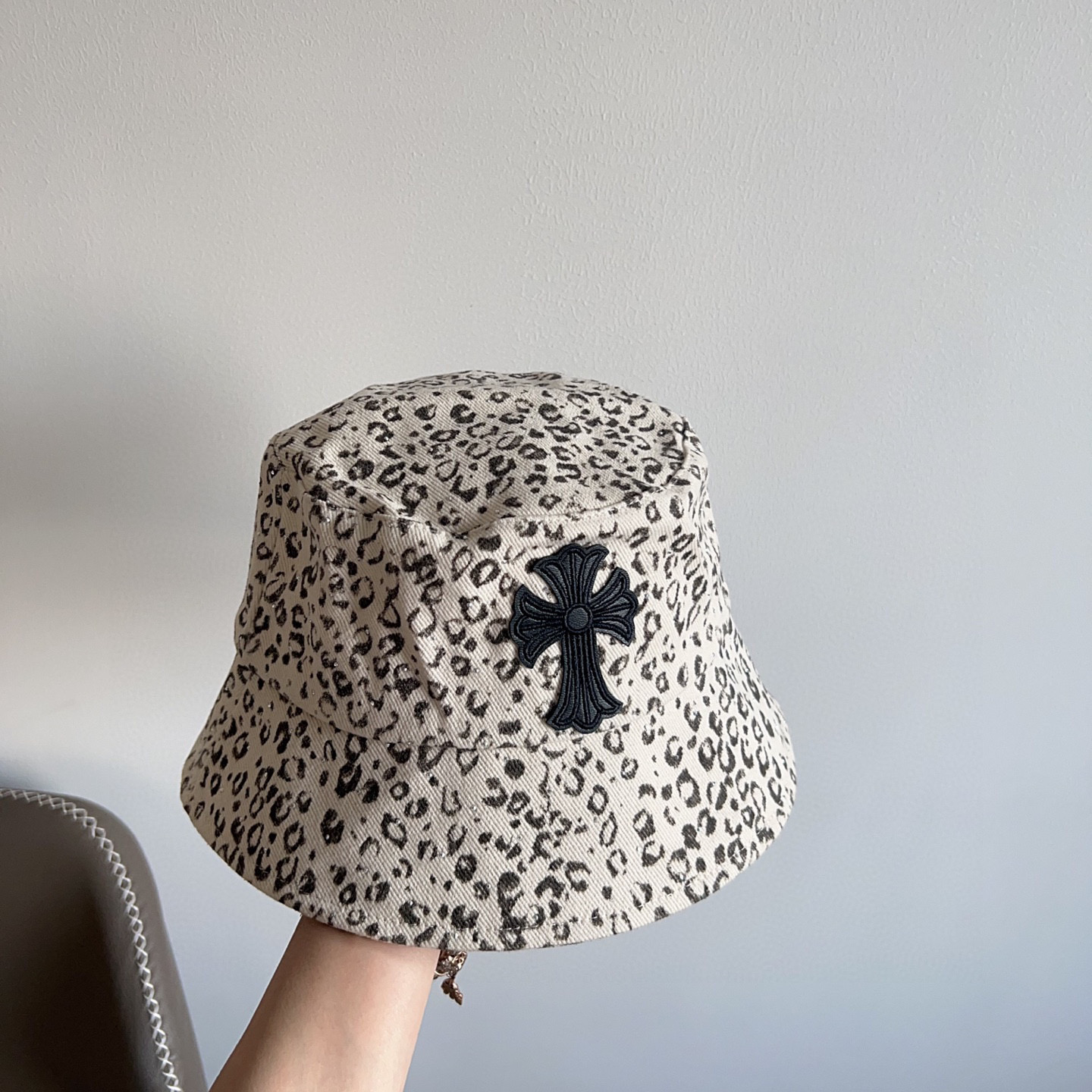 💛配防尘袋【克罗心】2025新款豹纹男女款简约渔夫帽，🔆百搭日常款～出街必备