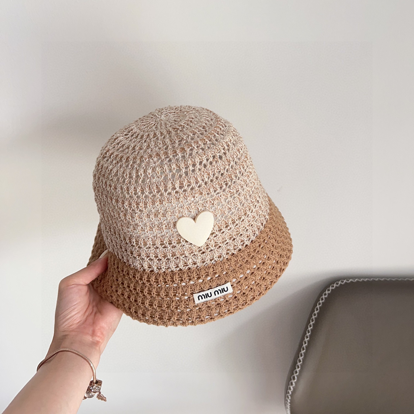 💛配防尘袋【MIUMIU缪缪】2025新款彩色拼色度假风渔夫帽，🔆百搭日常款～出街必备