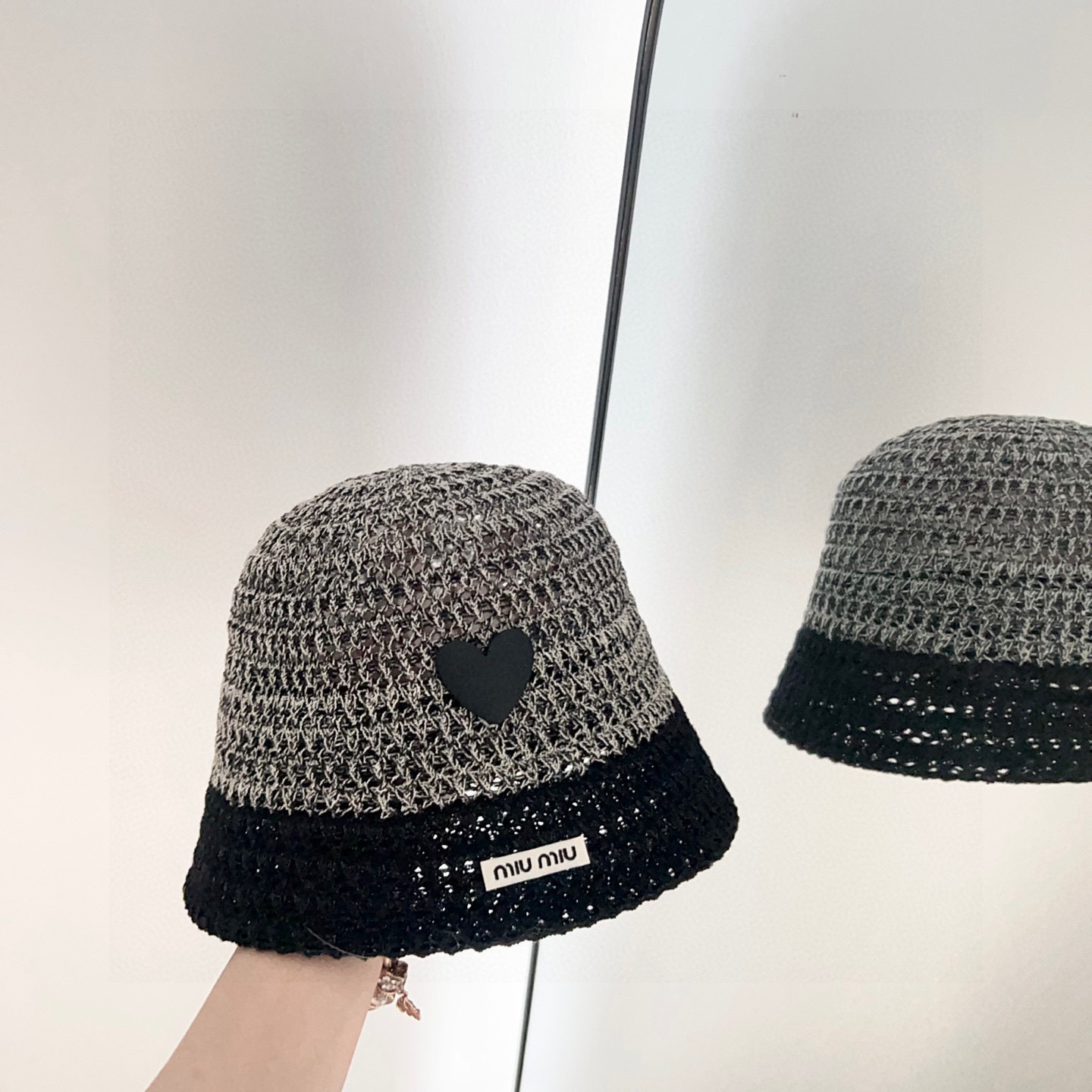 💛配防尘袋【MIUMIU缪缪】2025新款彩色拼色度假风渔夫帽，🔆百搭日常款～出街必备