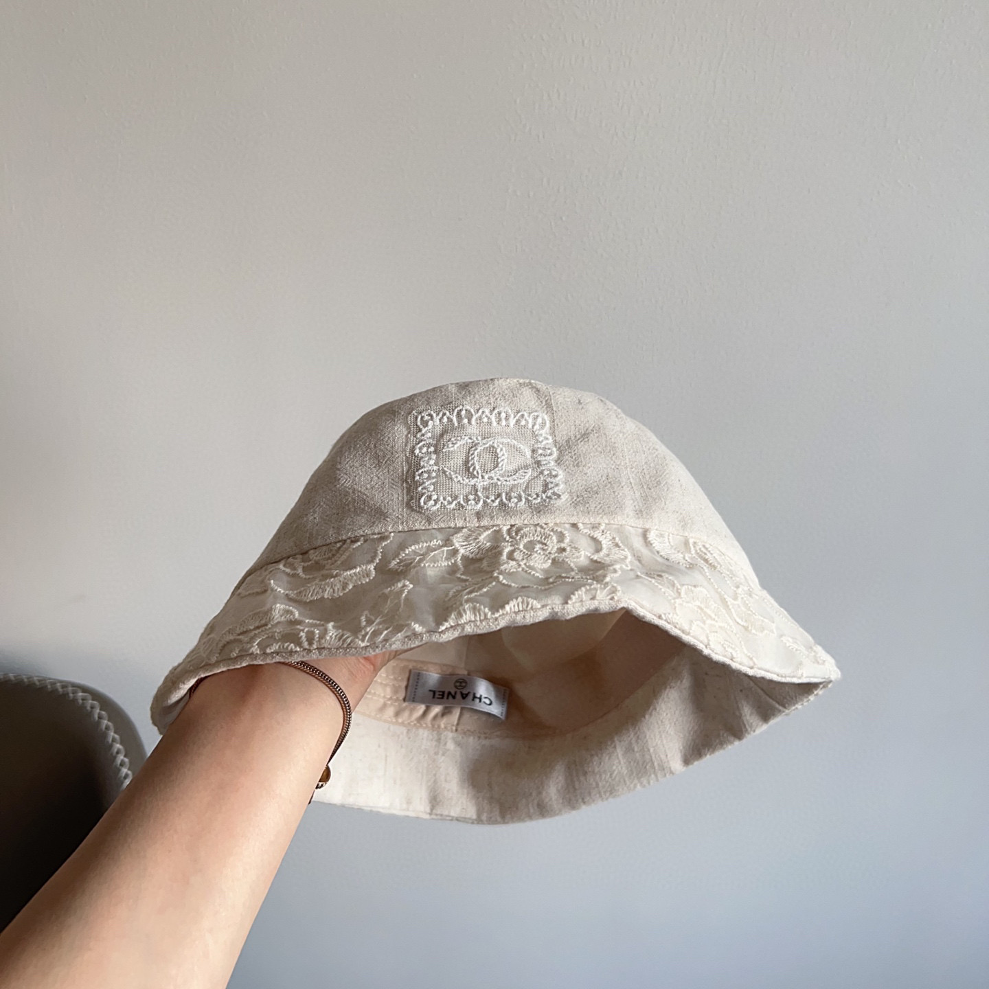 💛配防尘袋【CHANEL香奈儿】2025新款棉麻不规则渔夫帽，🔆百搭日常款～出街必备