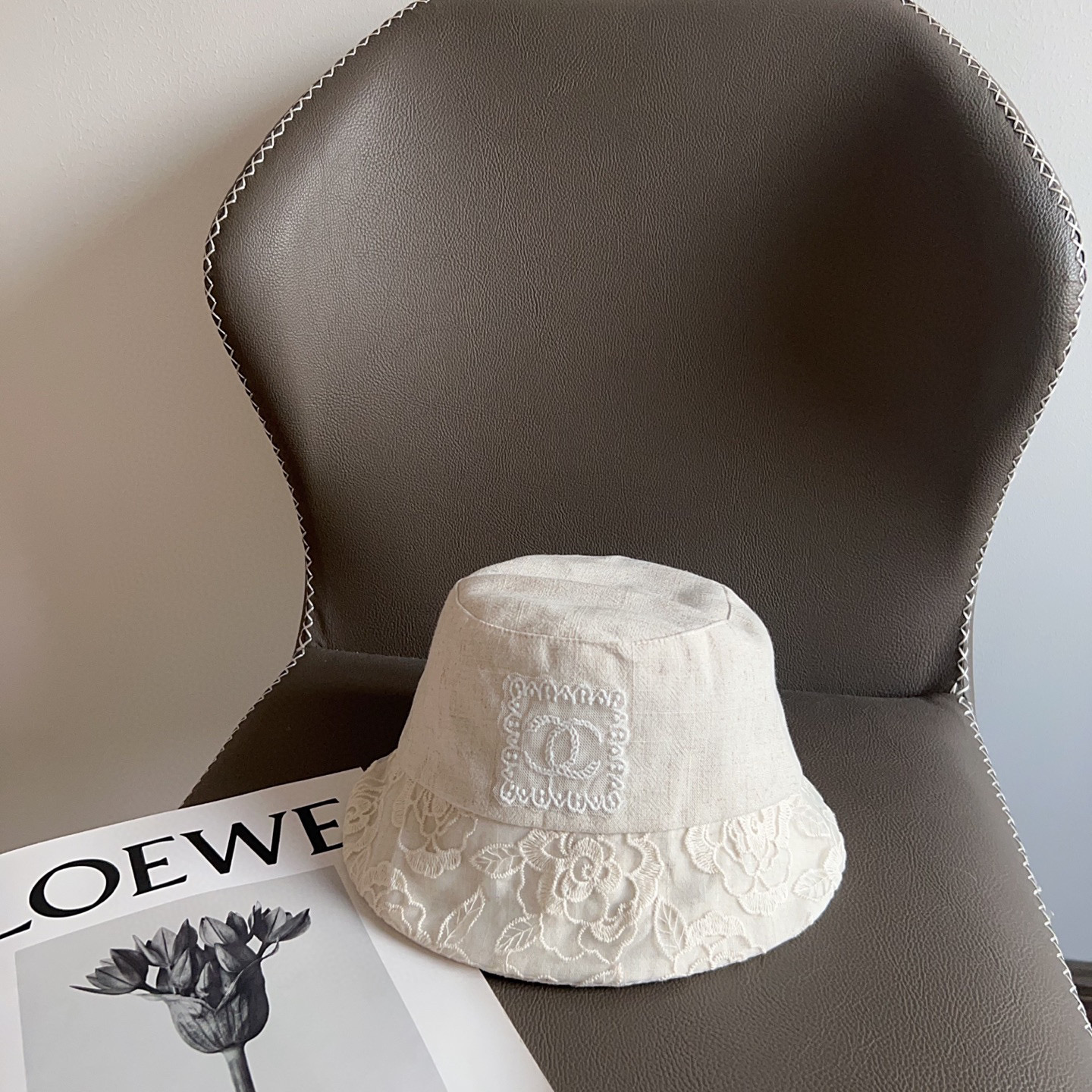 💛配防尘袋【CHANEL香奈儿】2025新款棉麻不规则渔夫帽，🔆百搭日常款～出街必备