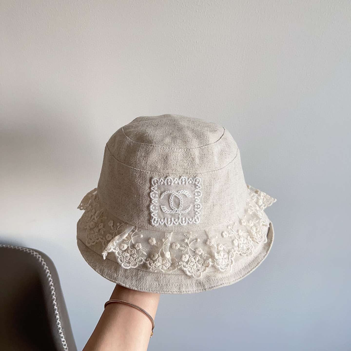 NO:361439,Special dust bag [CHANEL Chanel] 2025 new cotton and linen irregular fisherman hat, versatile daily style~ must-have hats, straw hats, fisherman hats, baseball hats, hats, chanel, chanel, espadrilles, hats特配防尘袋【CHANEL香奈儿】2025新款棉麻不规则渔夫帽,百搭日常款～出街必备帽子草帽渔夫帽棒球帽,帽子,chanel,chanel,espadrilles,hats,hat